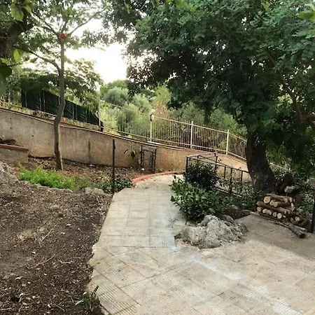 Casa vacanze La Vecchia Quercia Carini